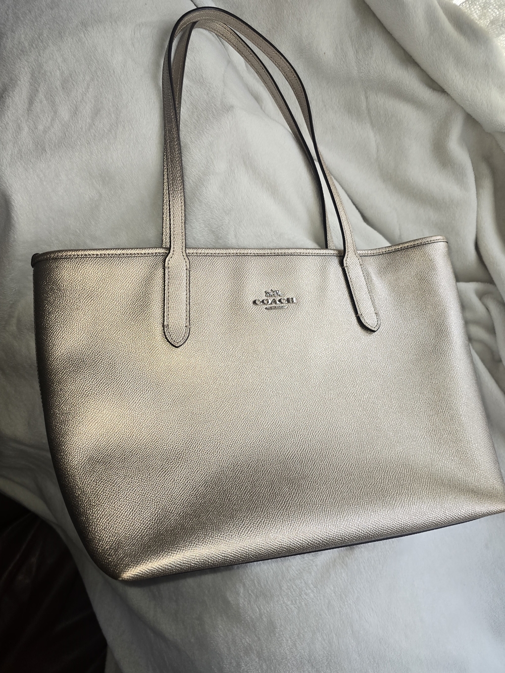 COACH Metallic Pink Tote Bag in Light Pink
